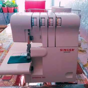 Singer 14SH654 Serger