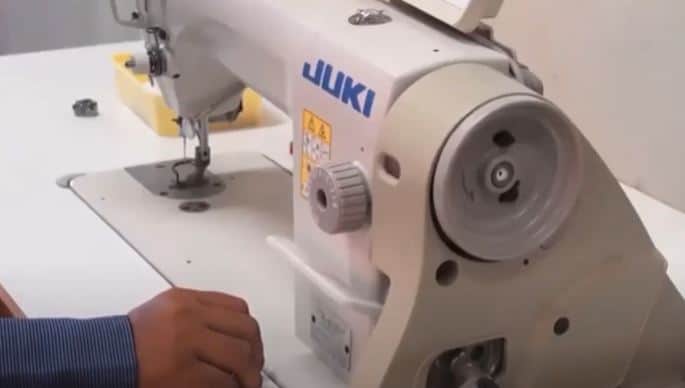 single needle lockstitch machine