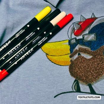Painting a Knitted T-Shirt with Arteza Markers
