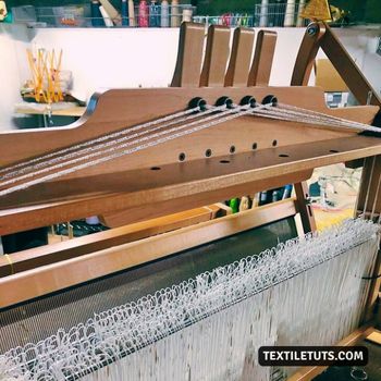 Yarn Feeder (Let-Off) of Folding Table Loom