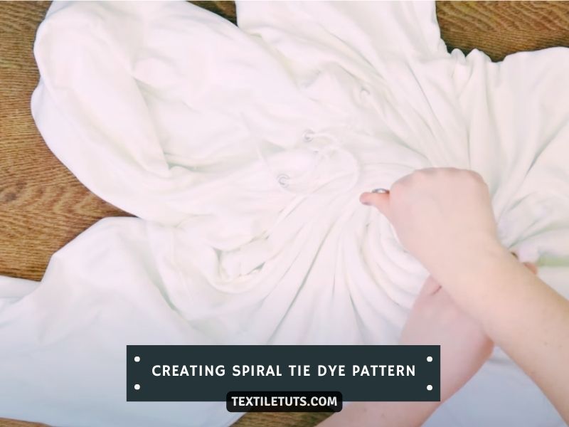 Creating Spiral Tie Dye Pattern