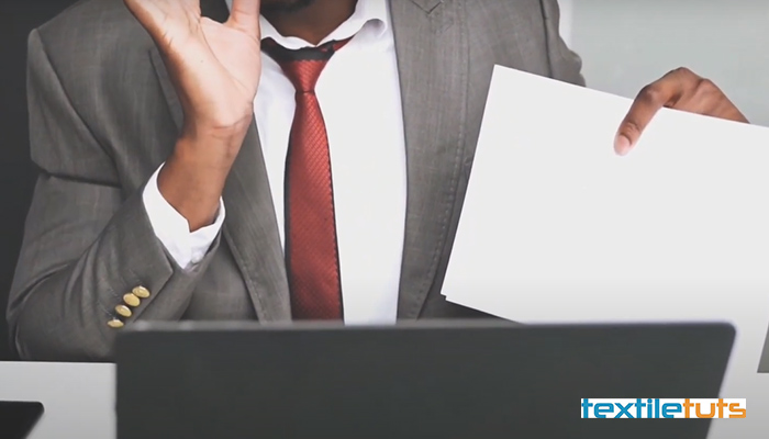 Men Wear Cotton Suits in Business Meetings