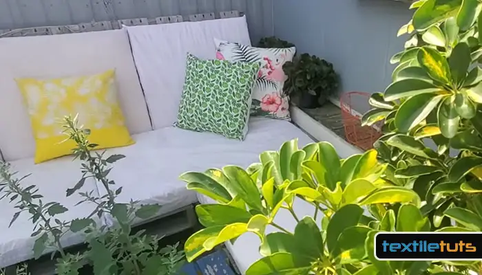 Benefits and Drawbacks of Outdoor Cushions