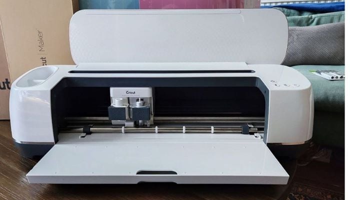 Electronic Fabric Cutting Machine