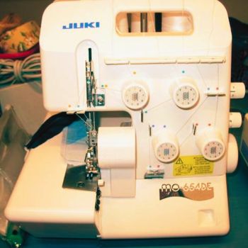 Janome 8002D Serger