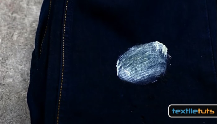 Use Baking Soda to Remove Jeans Smell