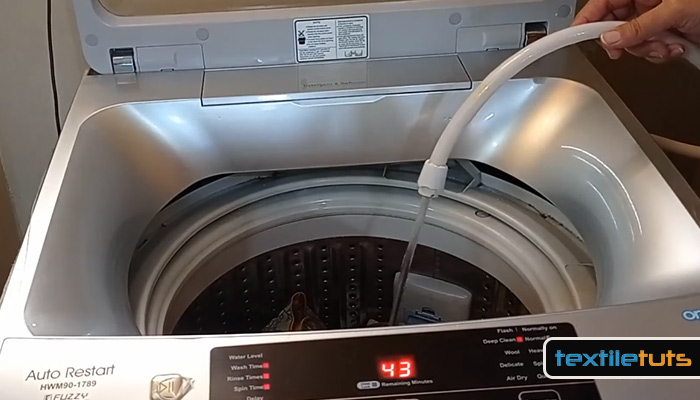 add cold water to wash clothes in washing machine