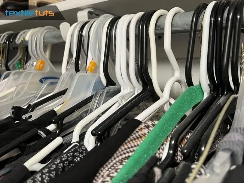 Choosing the Right Hangers for Your Clothes